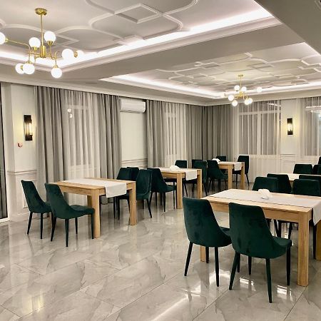 Hotel Sv Львів Екстер'єр фото
