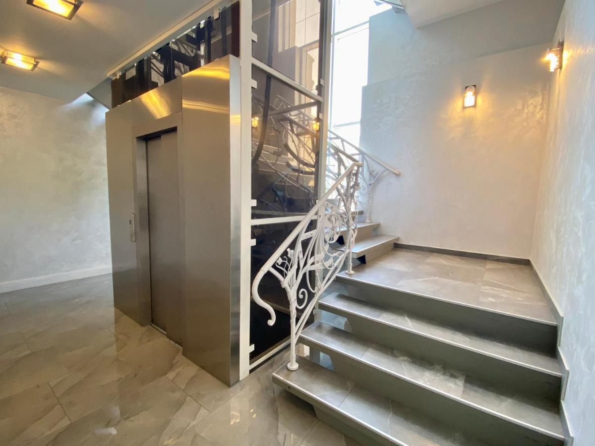 Hotel Sv Львів Екстер'єр фото