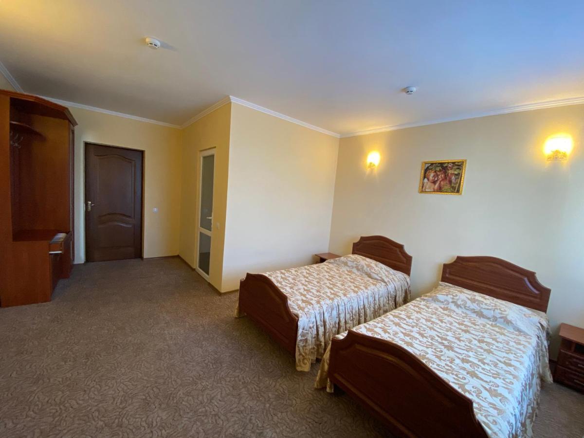Hotel Sv Львів Екстер'єр фото