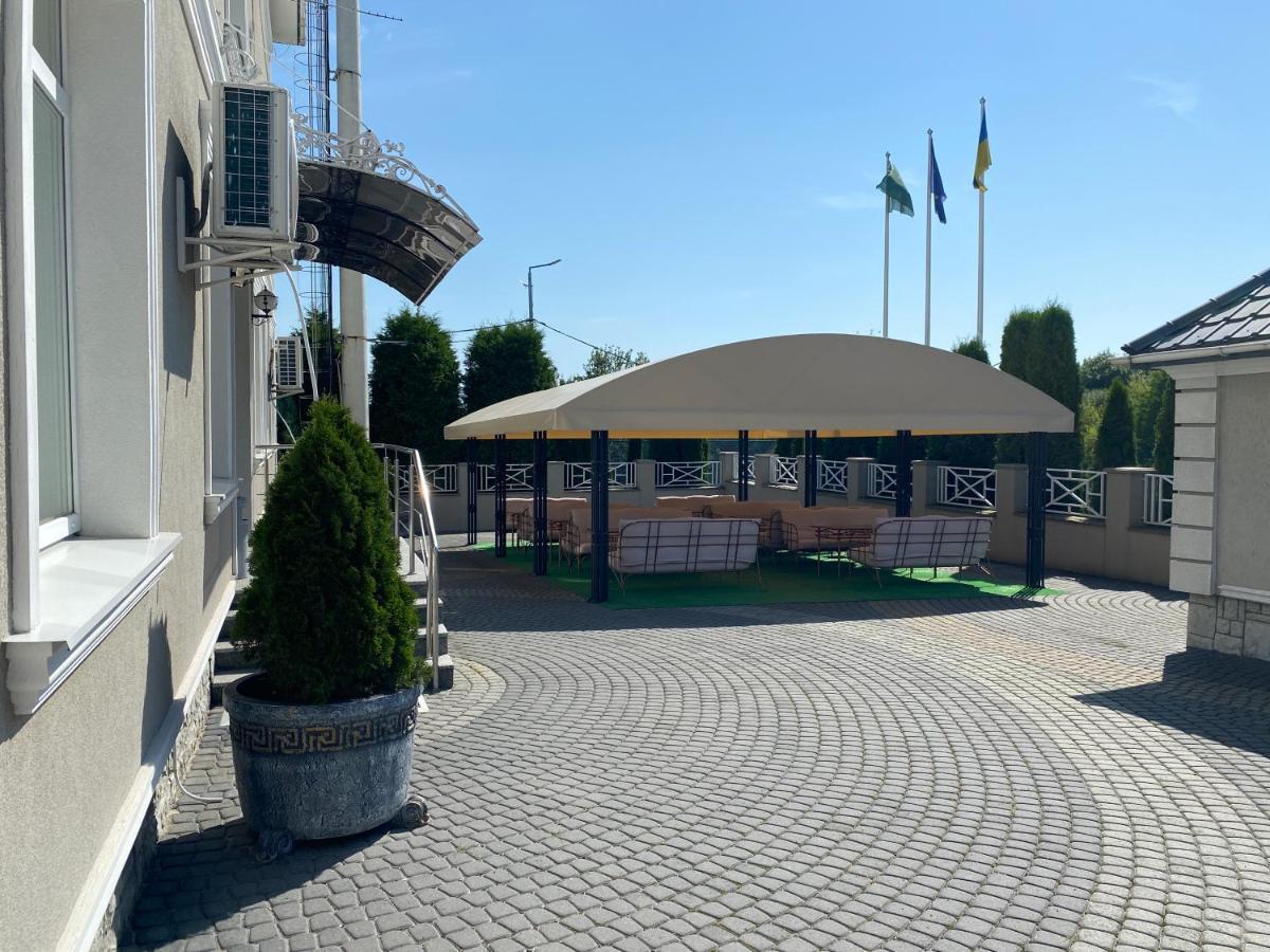 Hotel Sv Львів Екстер'єр фото