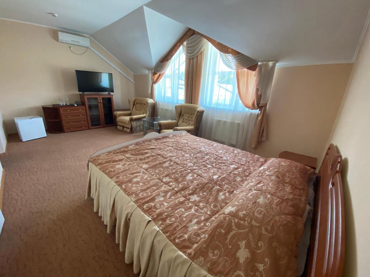 Hotel Sv Львів Екстер'єр фото